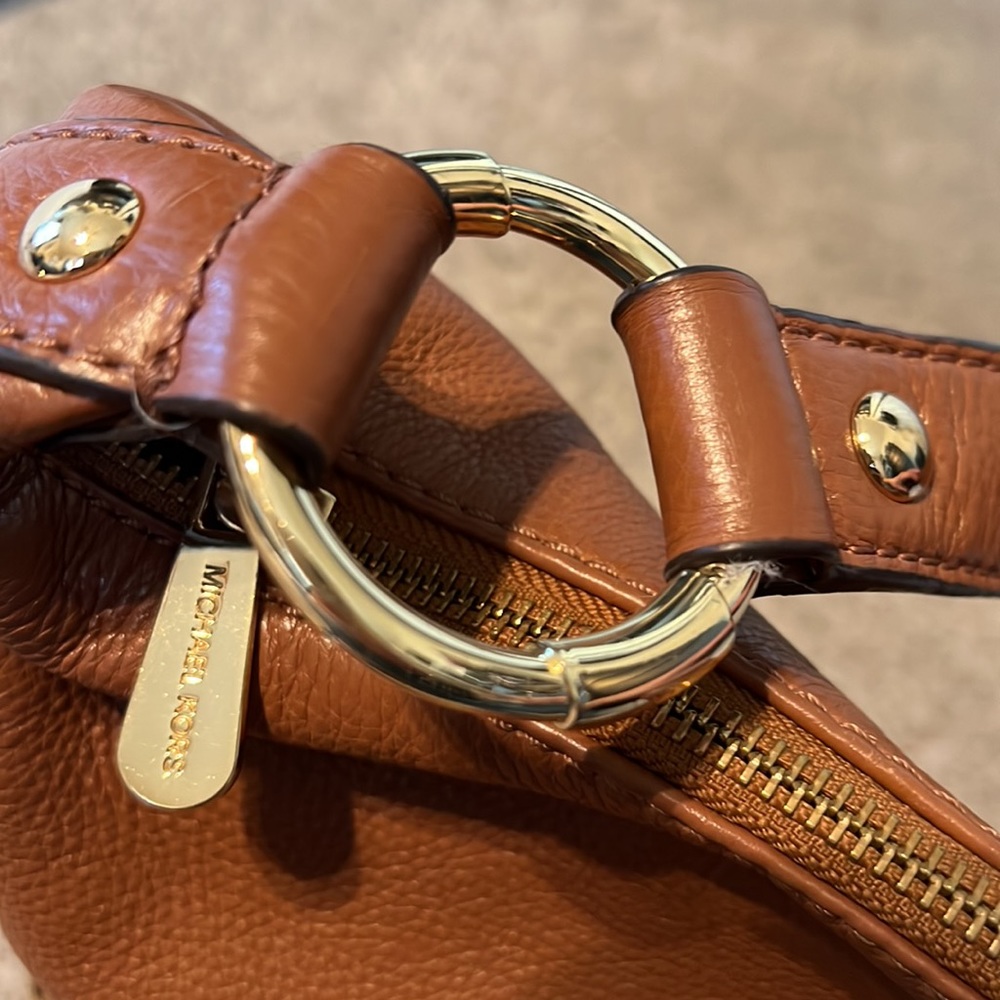 Michael Kors leather purse - Picture 8 of 8